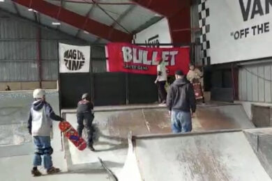 Une rencontre skateboard au skatepark du Mont d’Est